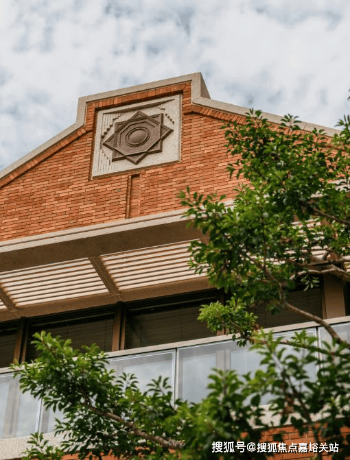 - 环境户型价格地址楼盘详情配套电话交房时间配套电话交房时间AG真人平台翠湖滨江 (售楼处)  - 翠湖滨江销售中心(图16)